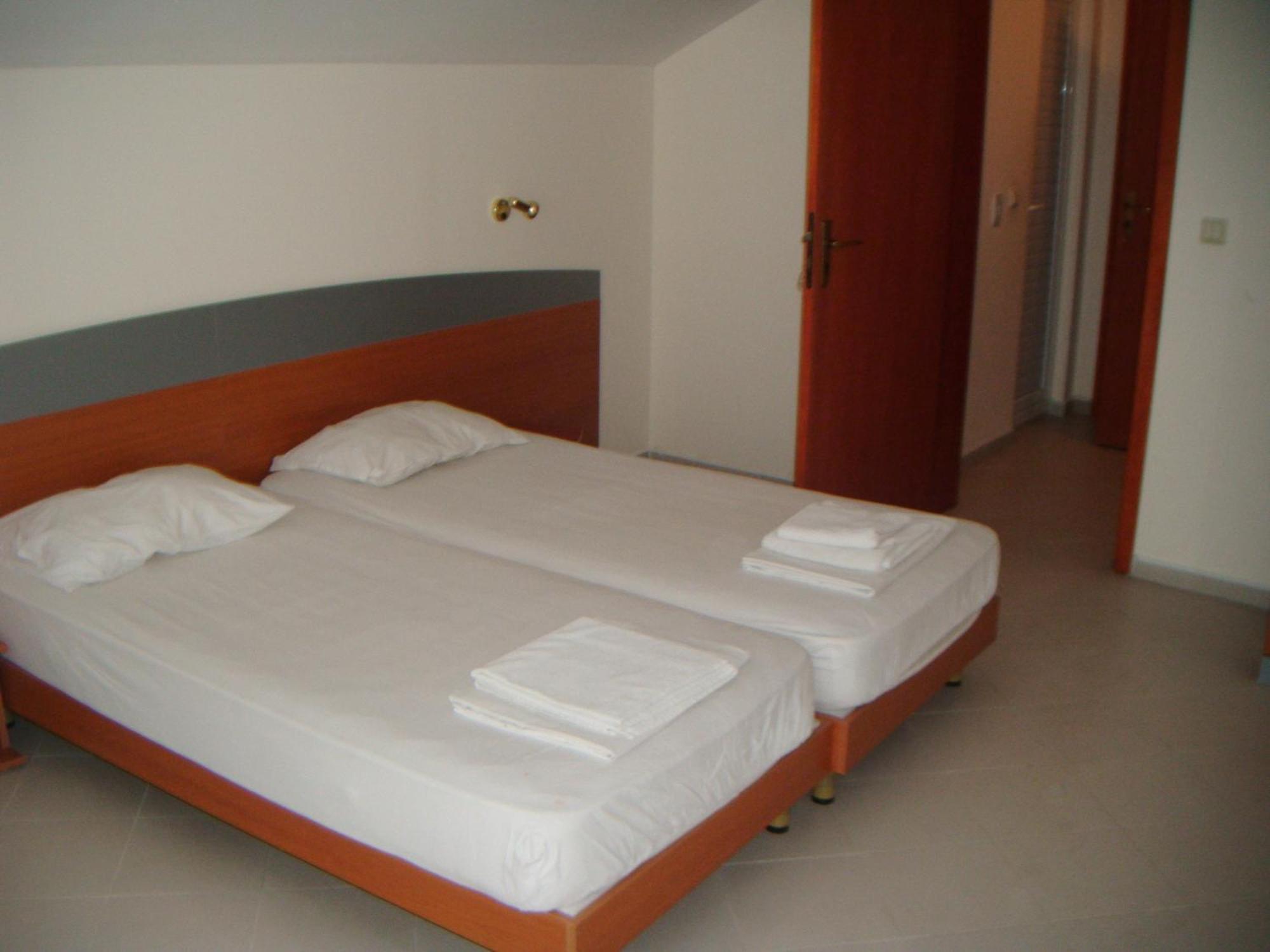 Hotel Babeva Sveti Vlas Bagian luar foto