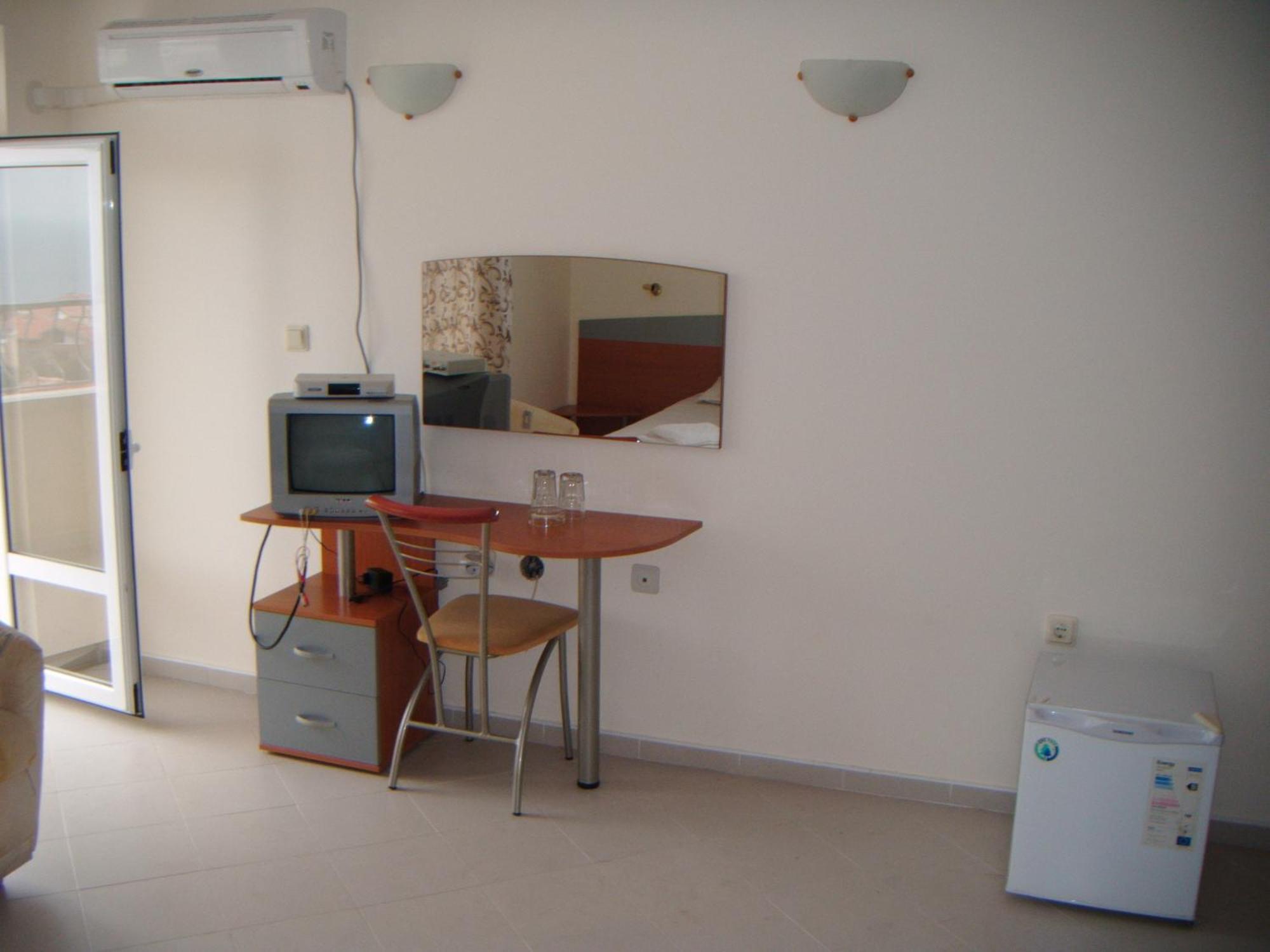 Hotel Babeva Sveti Vlas Bagian luar foto