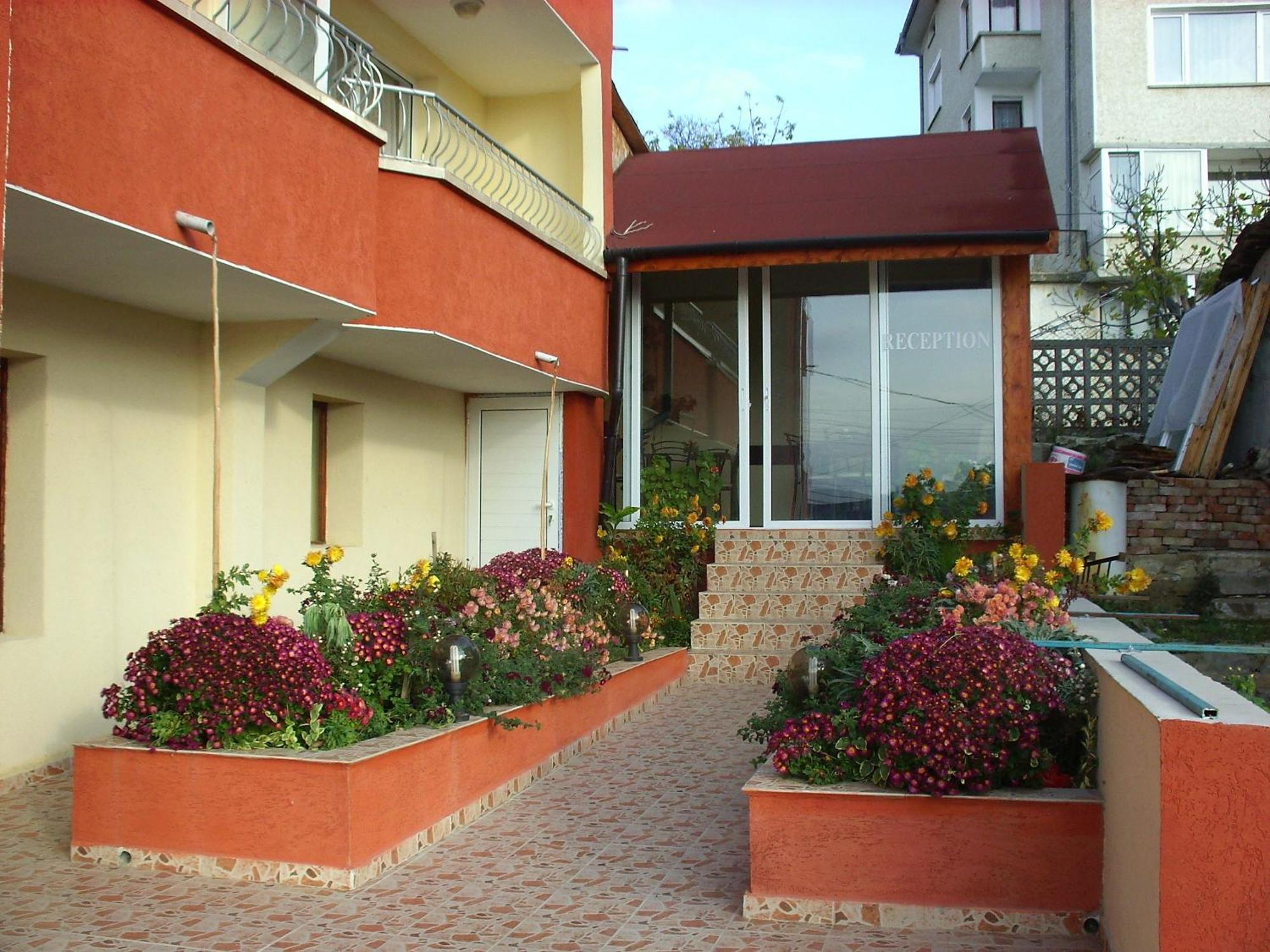 Hotel Babeva Sveti Vlas Bagian luar foto
