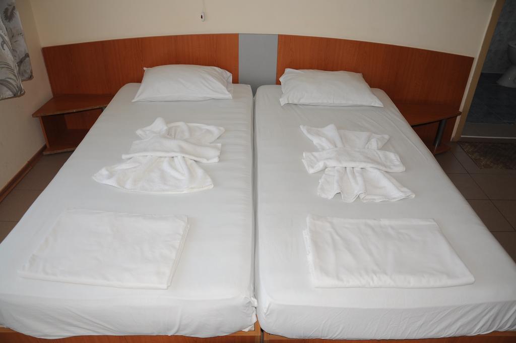 Hotel Babeva Sveti Vlas Bagian luar foto