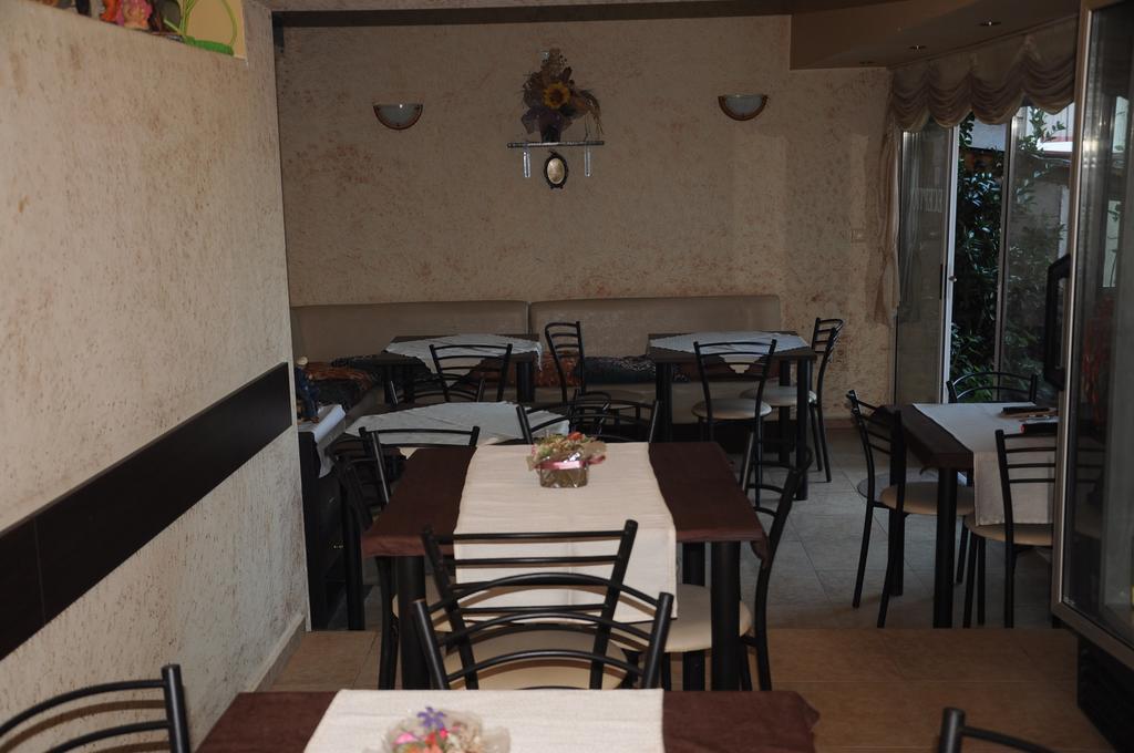 Hotel Babeva Sveti Vlas Bagian luar foto
