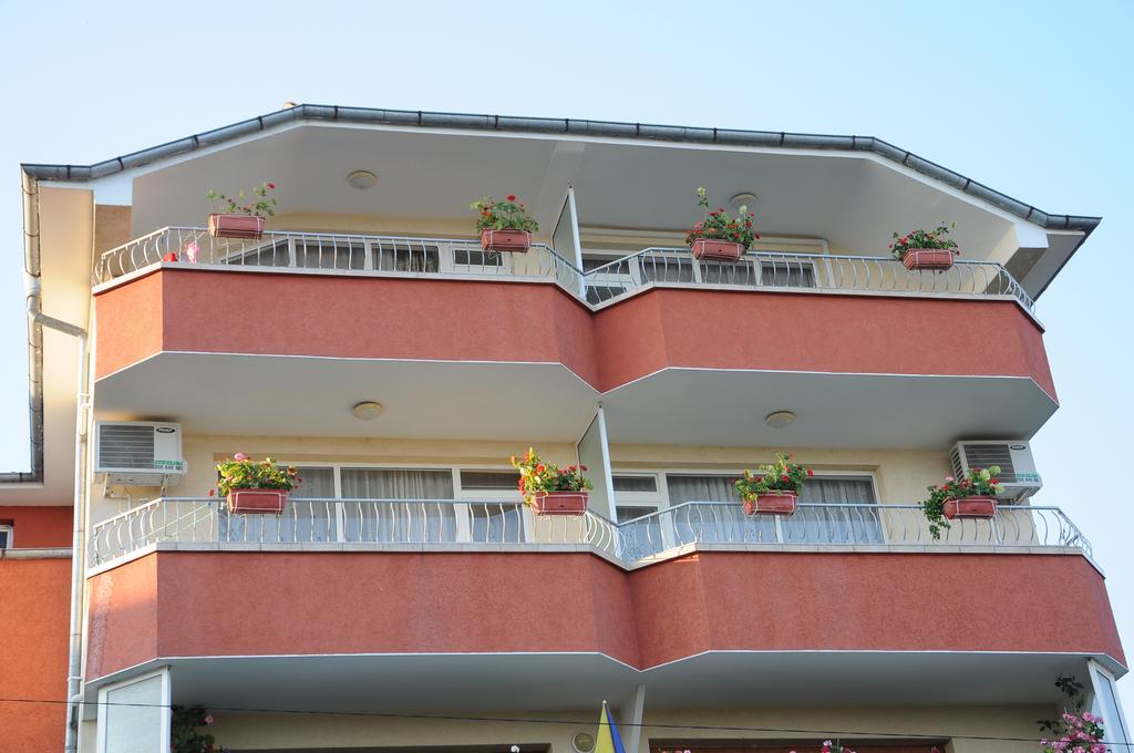 Hotel Babeva Sveti Vlas Bagian luar foto